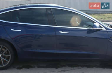 Седан Tesla Model 3 2020 в Львове