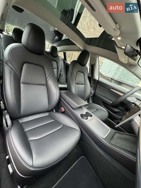 Седан Tesla Model 3 2022 в Одессе