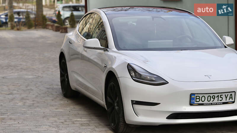 Седан Tesla Model 3 2019 в Тернополі