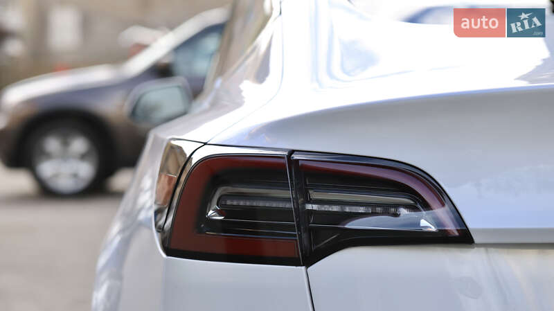 Седан Tesla Model 3 2019 в Тернополі