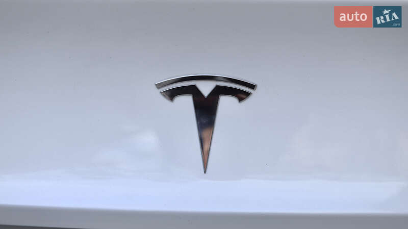 Седан Tesla Model 3 2019 в Тернополі