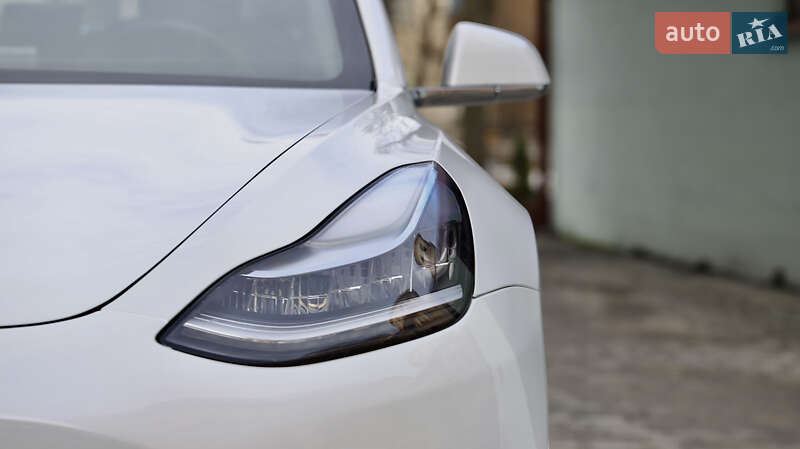 Седан Tesla Model 3 2019 в Тернополі
