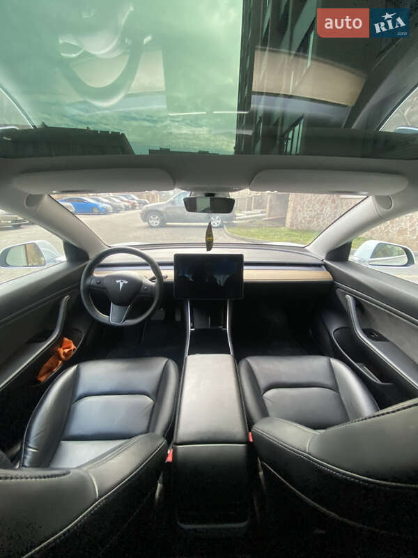 Седан Tesla Model 3 2019 в Тернополі