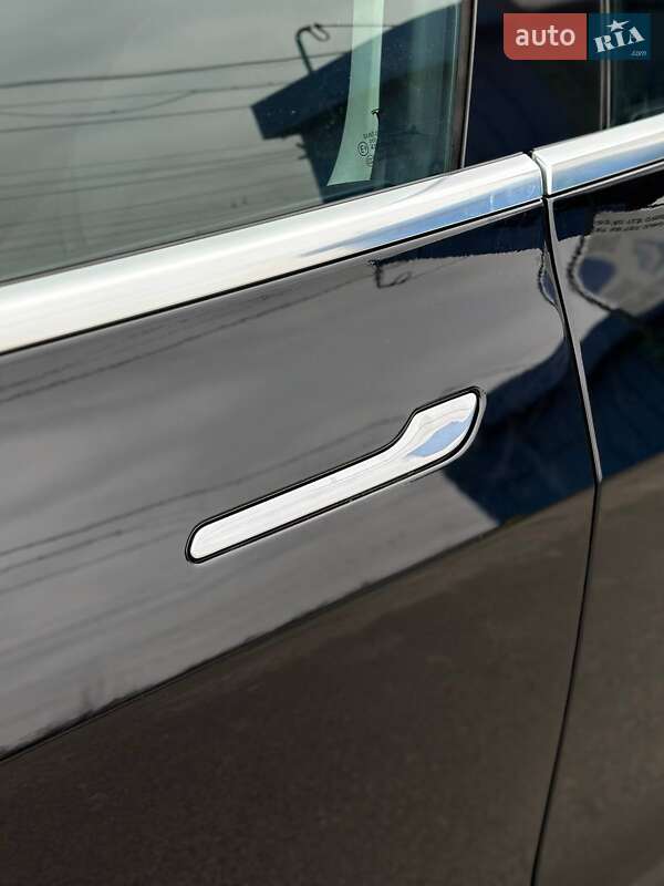 Седан Tesla Model 3 2019 в Сумах