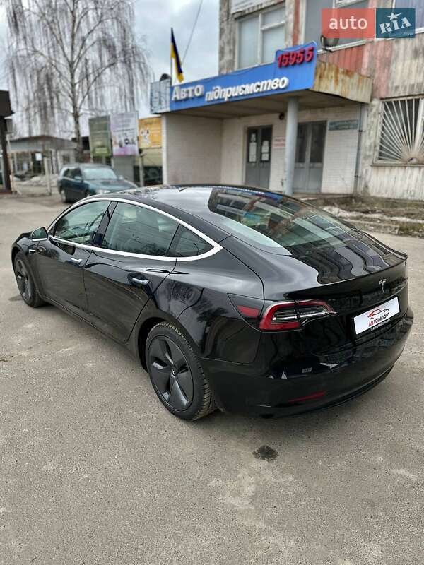 Седан Tesla Model 3 2019 в Сумах