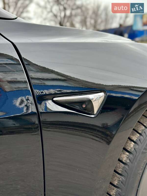 Седан Tesla Model 3 2019 в Сумах