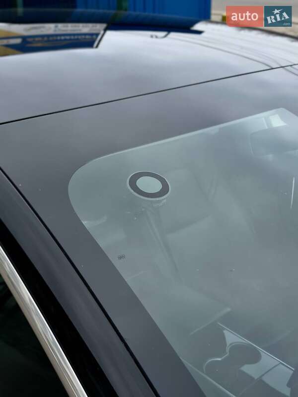 Седан Tesla Model 3 2019 в Сумах