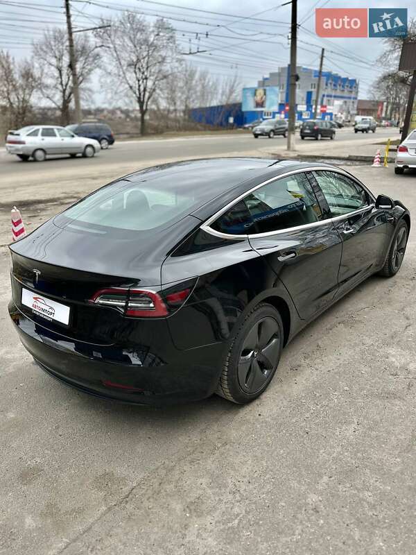 Седан Tesla Model 3 2019 в Сумах