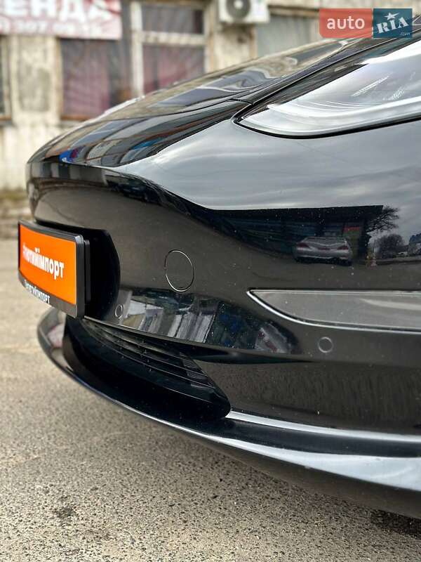 Седан Tesla Model 3 2019 в Сумах
