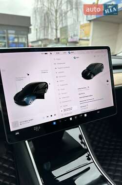 Седан Tesla Model 3 2019 в 