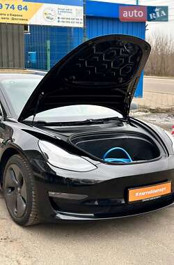 Седан Tesla Model 3 2019 в Сумах