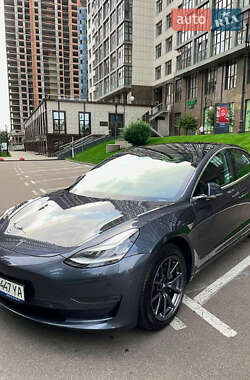 Седан Tesla Model 3 2020 в Львове