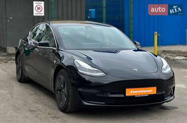 Седан Tesla Model 3 2019 в Сумах