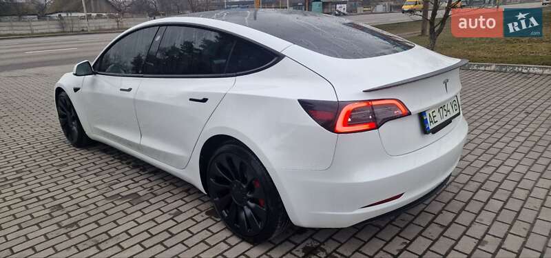 Седан Tesla Model 3 2023 в Днепре