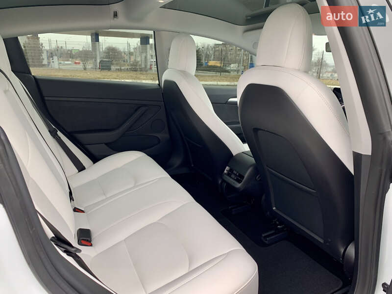 Седан Tesla Model 3 2021 в Харкові