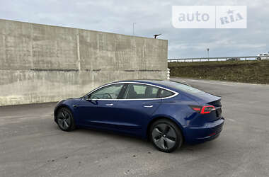 Седан Tesla Model 3 2019 в Львове