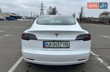 Седан Tesla Model 3 2021 в Києві