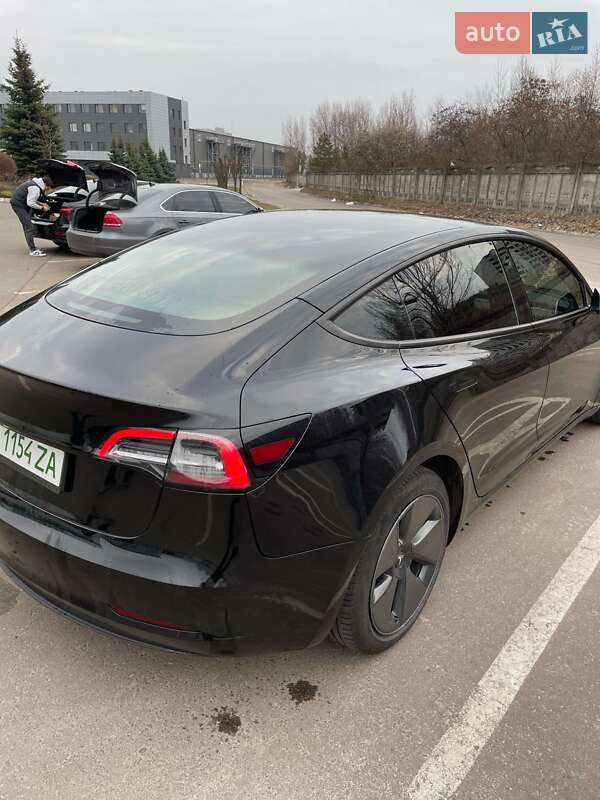 Седан Tesla Model 3 2021 в Киеве