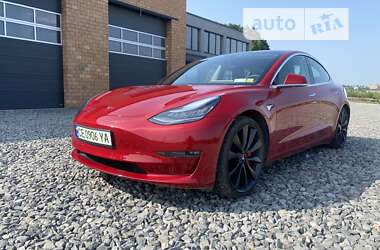 Седан Tesla Model 3 2020 в Чернівцях