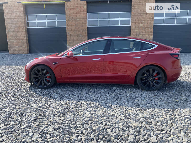 Tesla Model 3 2020
