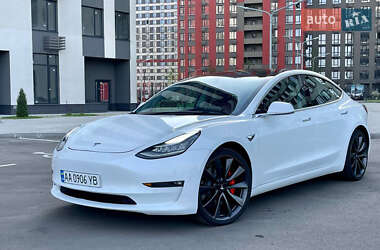 Седан Tesla Model 3 2020 в Києві