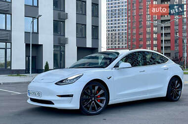 Седан Tesla Model 3 2020 в Києві