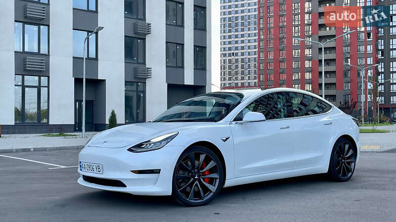 Седан Tesla Model 3 2020 в Киеве