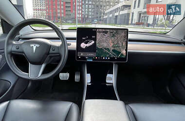 Седан Tesla Model 3 2020 в Києві