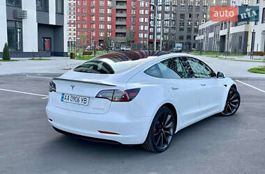 Седан Tesla Model 3 2020 в Києві