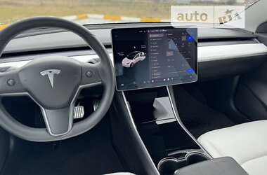 Седан Tesla Model 3 2019 в Ирпене