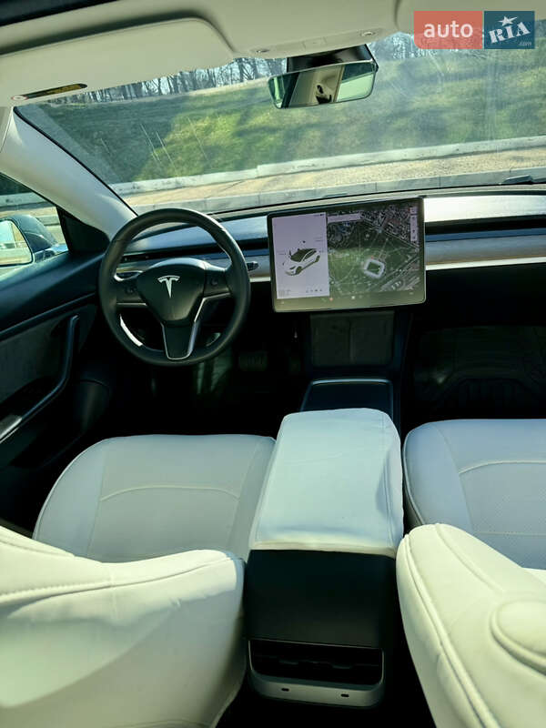 Седан Tesla Model 3 2019 в Одесі