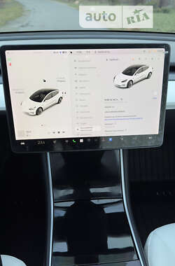 Седан Tesla Model 3 2019 в Белой Церкви