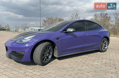 Седан Tesla Model 3 2019 в Киеве