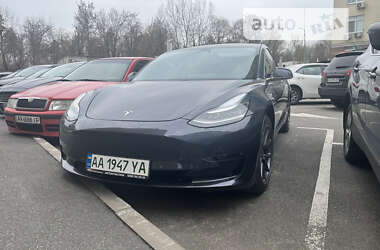 Седан Tesla Model 3 2020 в Киеве