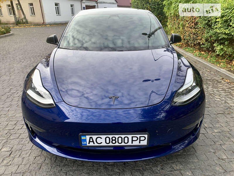 Седан Tesla Model 3 2019 в Луцке