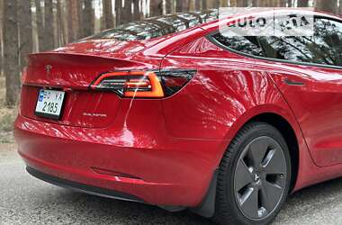 Седан Tesla Model 3 2022 в 