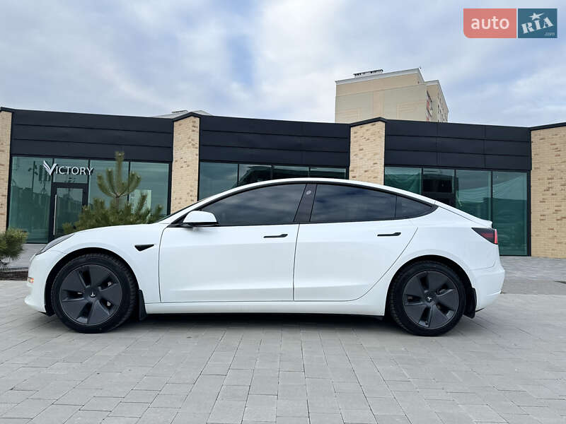 Седан Tesla Model 3 2022 в Хмельницком