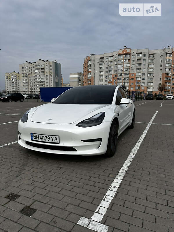 Tesla Model 3 2021