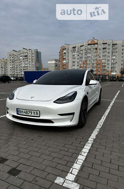 Седан Tesla Model 3 2021 в 