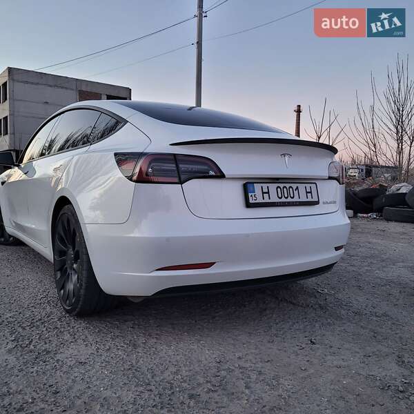 Седан Tesla Model 3 2021 в Миколаєві
