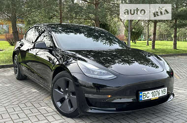 Седан Tesla Model 3 2023 в Дрогобичі