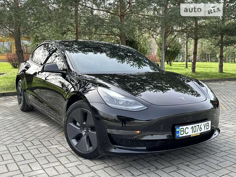 Седан Tesla Model 3 2023 в Дрогобыче