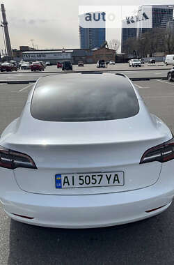 Седан Tesla Model 3 2022 в Києві