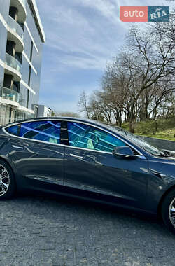 Седан Tesla Model 3 2019 в Одесі