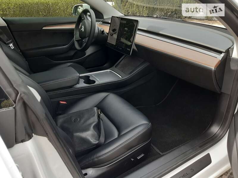 Седан Tesla Model 3 2022 в Дніпрі