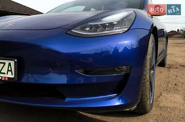 Седан Tesla Model 3 2019 в Сумах