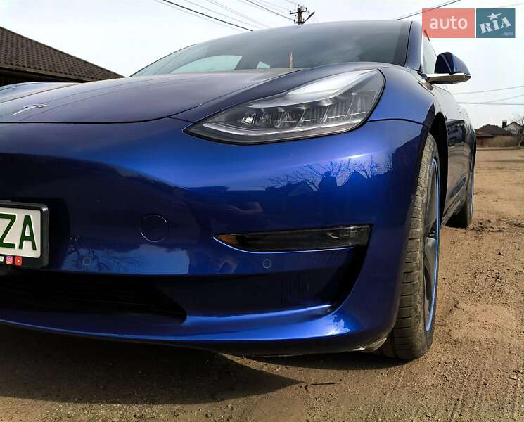 Седан Tesla Model 3 2019 в Сумах