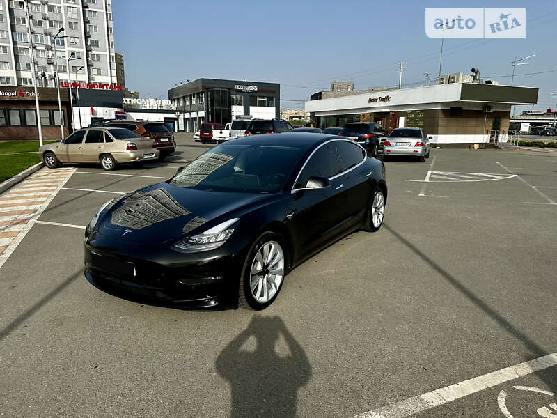 Седан Tesla Model 3 2019 в Киеве