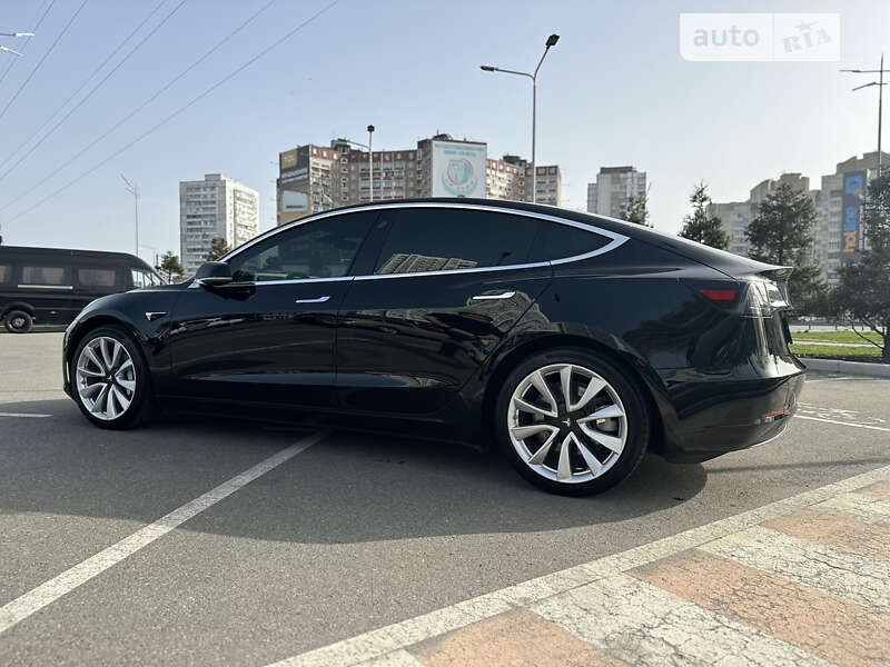 Седан Tesla Model 3 2019 в Киеве