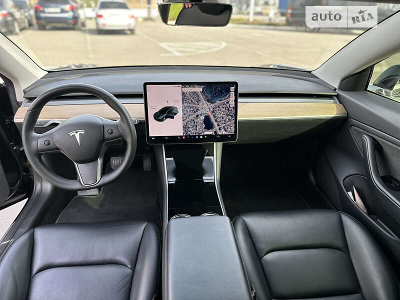 Седан Tesla Model 3 2019 в Киеве